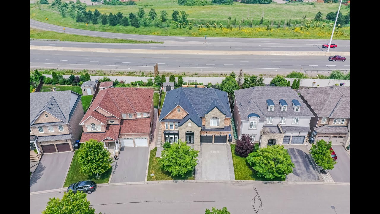 16 Lightheart Drive, Kleinburg Station Home Real Estate Properties