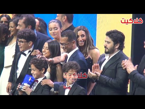 دينا الشربيني مع ابنائها في مسلسل كامل العدد بعد تكريمهم كأفضل مسلسل كوميدي في رمضان 2023