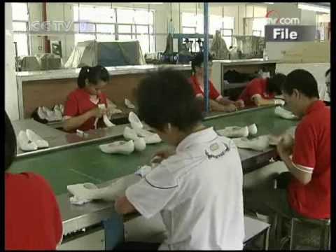 EU wants to extend Chinese shoe tariffs - CCTV 091203