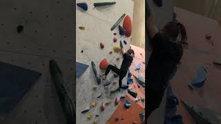 #bouldering #climbing pinchy V7, body positioning, failed top (it happens 😅)