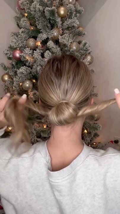 60 Second Low Bun! Easy Hairstyle! #lowbun #shorts #messybun