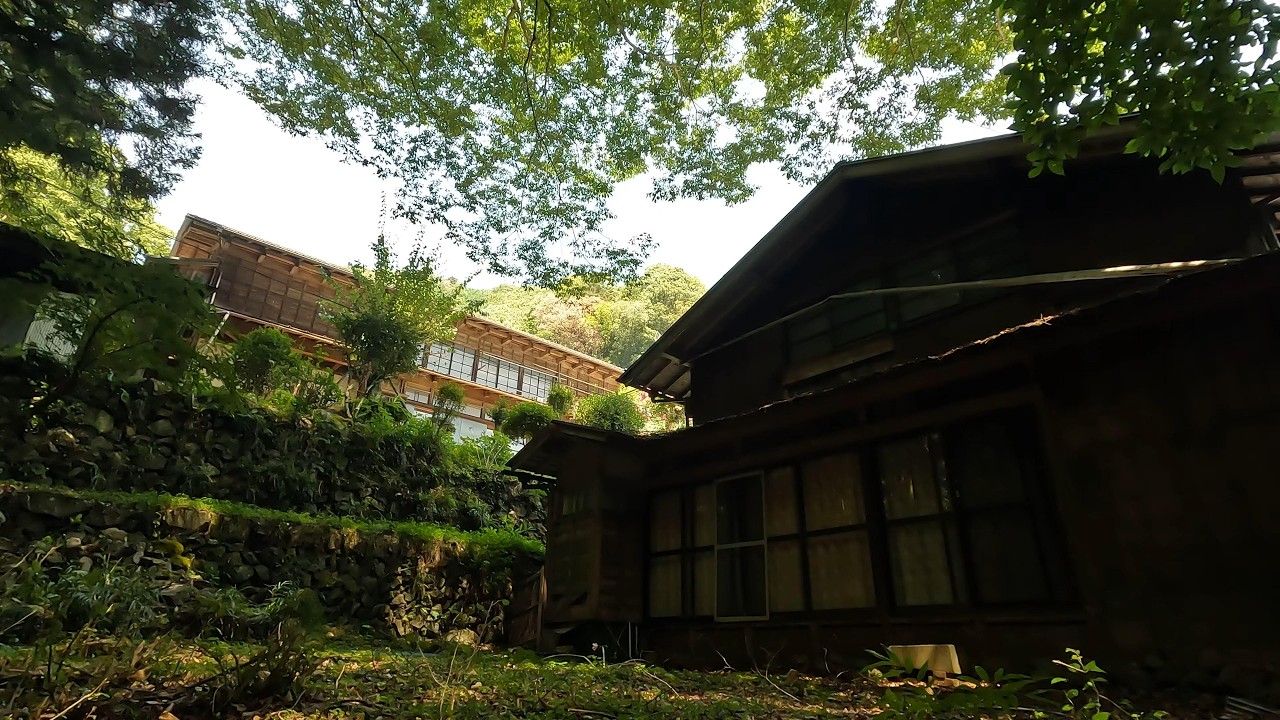 【山梨県上野原市】県道の脇道を入れば時が止まった限界集落が広がる