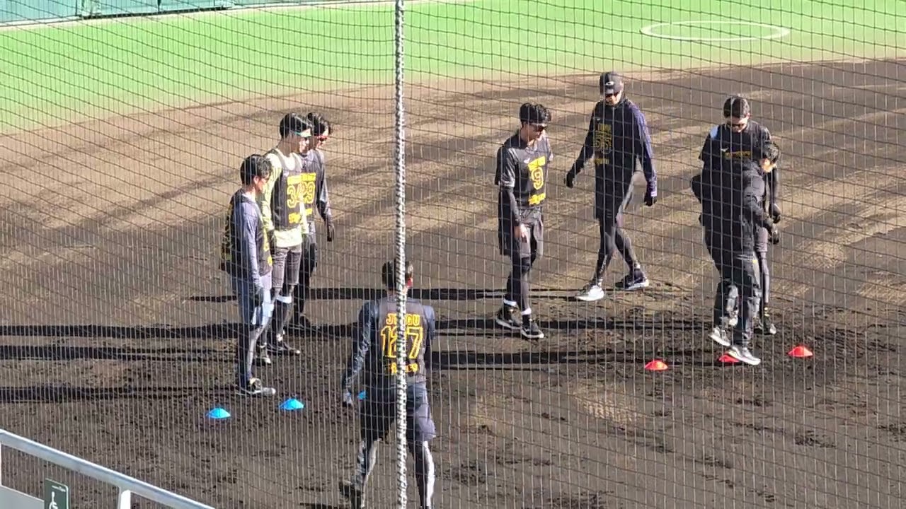 2026.1.12新人合同自主トレ マーカーコーントレーニング