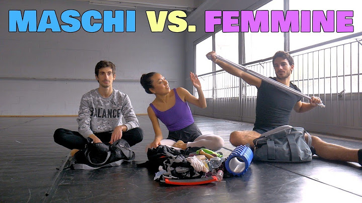 CHE COSA C'E' NELLA NOSTRA BORSA DI DANZA || Maschi vs. Femmine || STRETCHVLOG