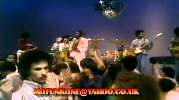 MARVIN GAYE - GOT TO GIVE IT UP Pts 1&2. TV PERFORMANCE 1977