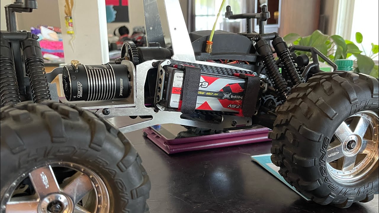 HPI SAVAGE 25 1/8th scale motor and ESC conversion brushless DIY - YouTube