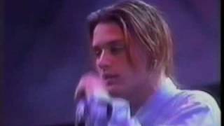 Video thumbnail of "Faith No More - Edge Of The World (Chile 1991)"