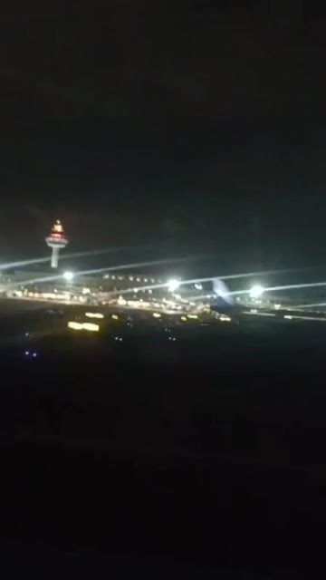 nice take-off from Singapore - YouTube