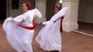 El Palomo y La Paloma by Ballet Folklorico Tapatio