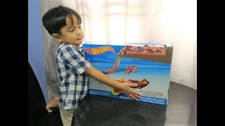 Hot Wheels toy car for kids | Hot Wheels track cars | Toy car videos for children screenshot 5