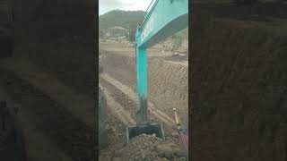 Excavator Kobelco Working Dupm Trucks Hyundai 25 TON #truck #excavator