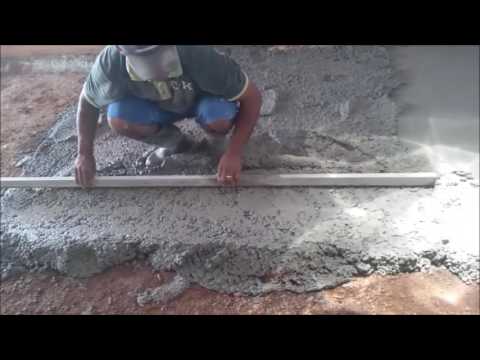 Vídeo: Como você coloca cascalho no concreto?