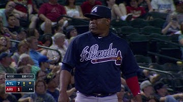 ATL@ARI: Uribe turns double play in 8th