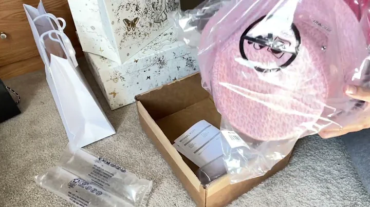 Unboxing MICHAEL KORSB Logo Print Organic Cotton Blend Bucket Hat