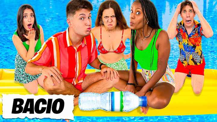 GIOCO DELLA BOTTIGLIA IN PISCINA CON TUTTI I NOSTRI AMICI! *Bacio*❤️