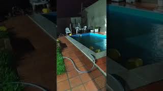 rayo cae en piscina 😟