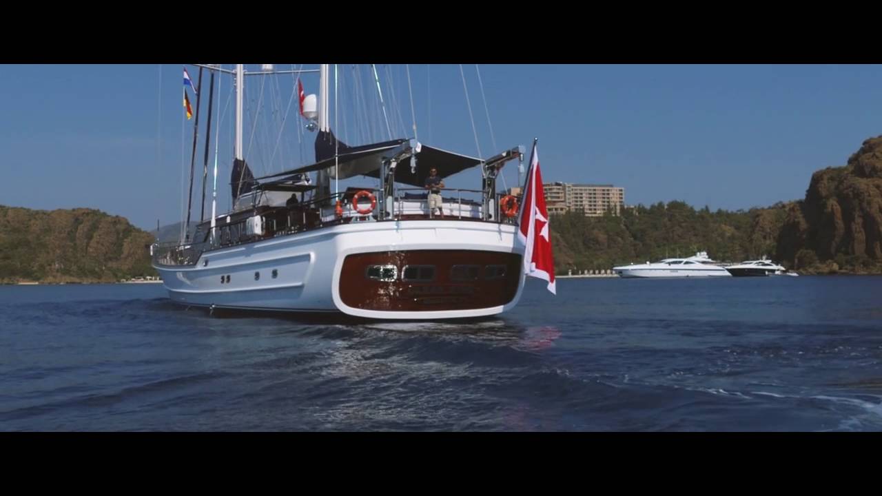 Luxury Yacht Clear Eyes
