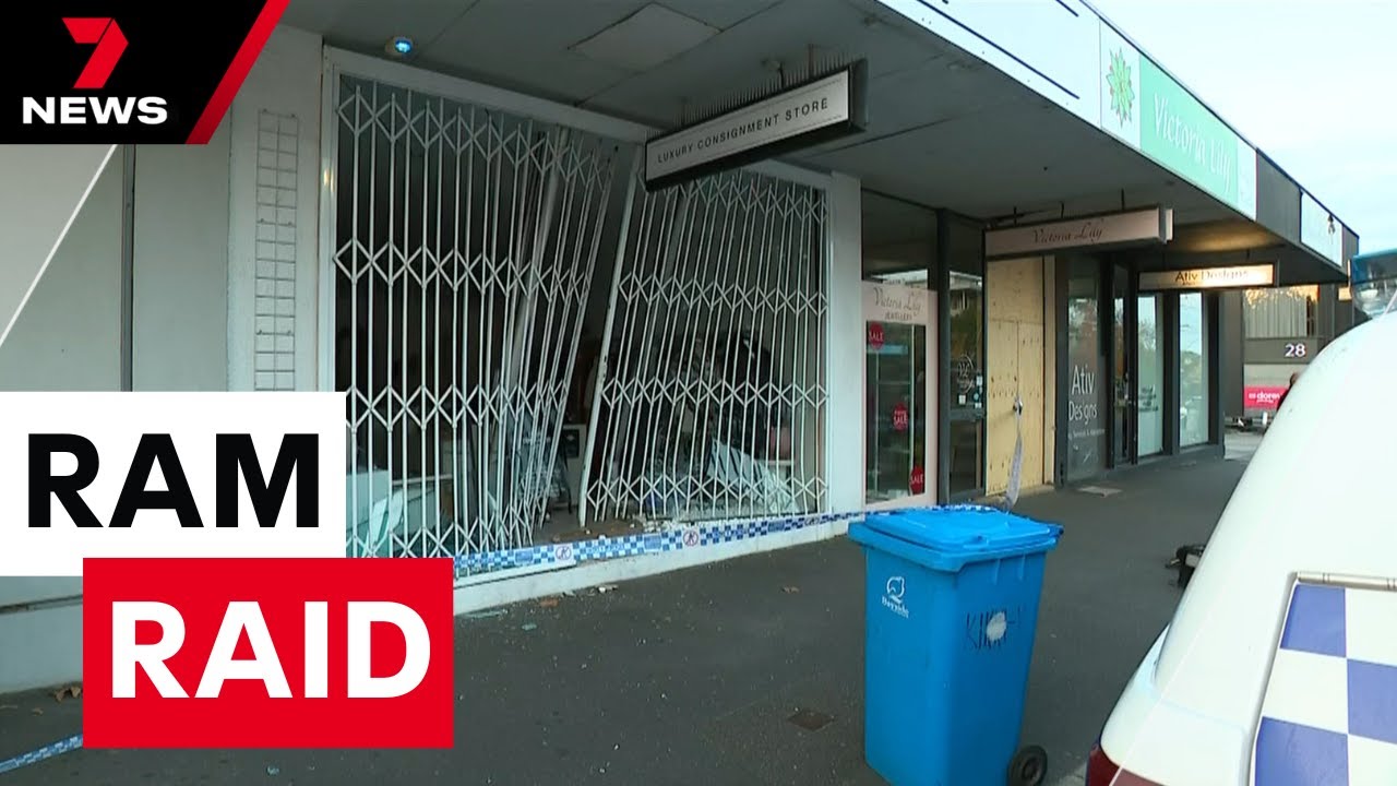Ram raiders hit another second-hand designer store in Melbourne’s Bayside area | 7NEWS