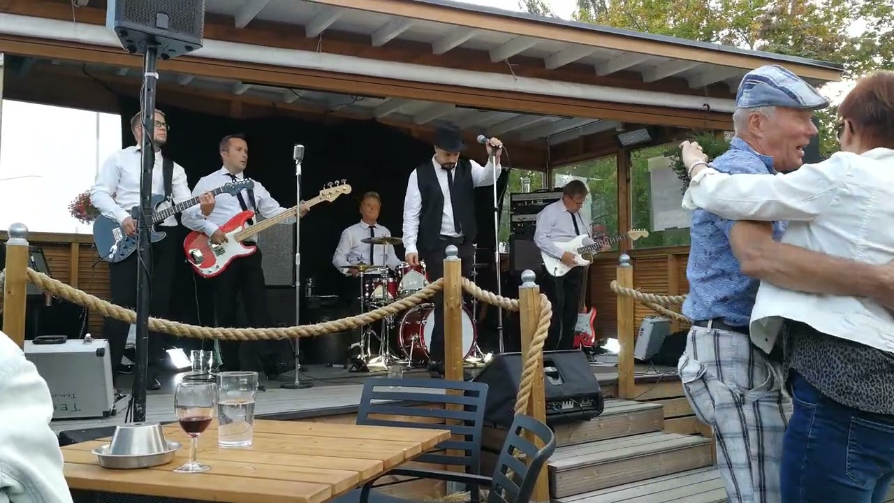 Tuuli tuo, tuuli vie - A.Sahlman & Beaters