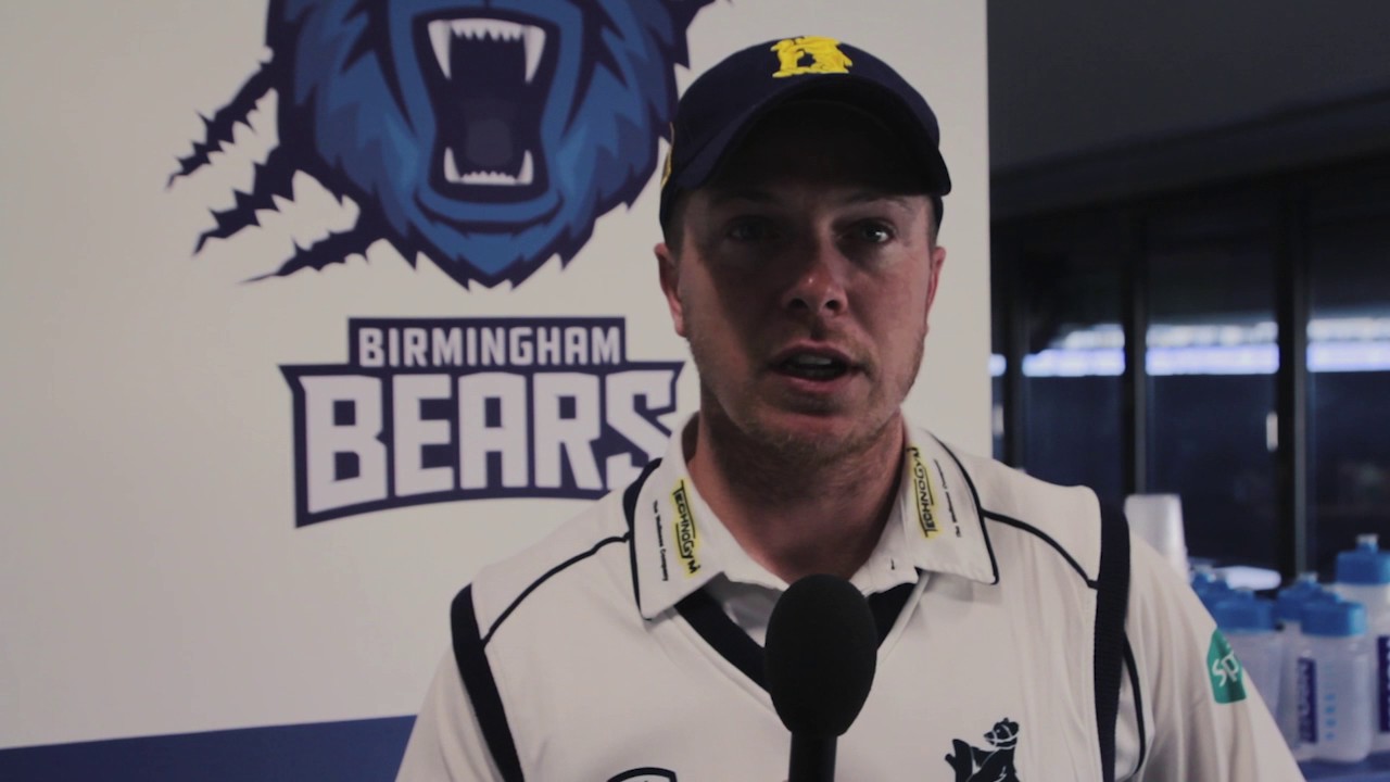 Warwickshire vs Surrey: Day Two Reaction with Tim Ambrose