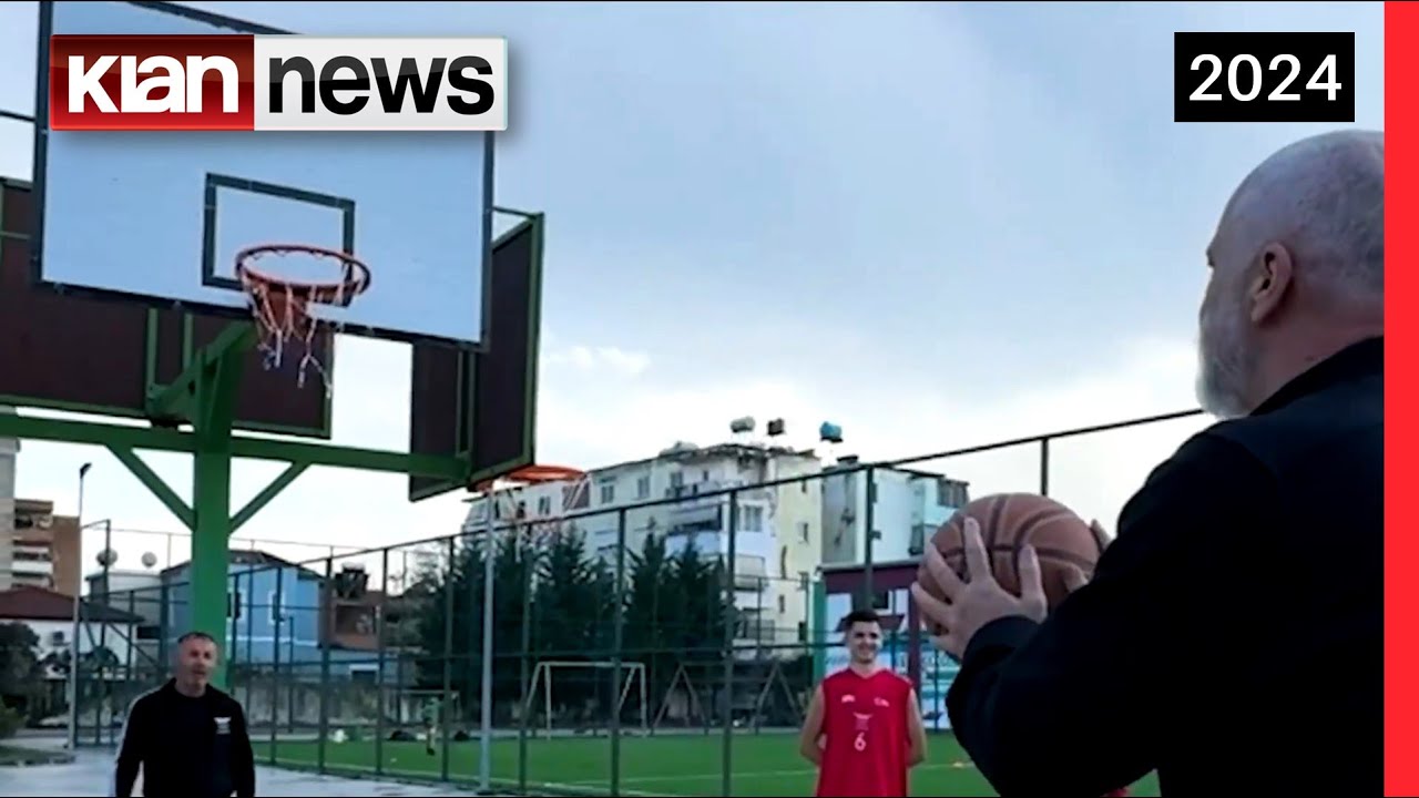Kosh me goditjen e parë/ Rama u jep leksione basketbolli nxënësve të shkollës 9-vjeçare në Lushnje
