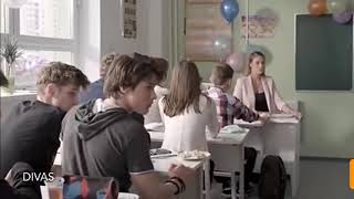 فيديو روعة 😍 شاهده لن تندم 😍 رومنسية المدارس 😍