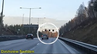 Mittfilskörning När Högerfilen Är Ledig Men Bilisten Stannar I Mitten...
