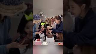 #short【TWICE/Japanese subtitles】On the brink of explosion💥!? Every day is lively with TWICE #short【TWICE/Japanese subtitles】On the brink of explosion💥!? Every day is lively with TWICE