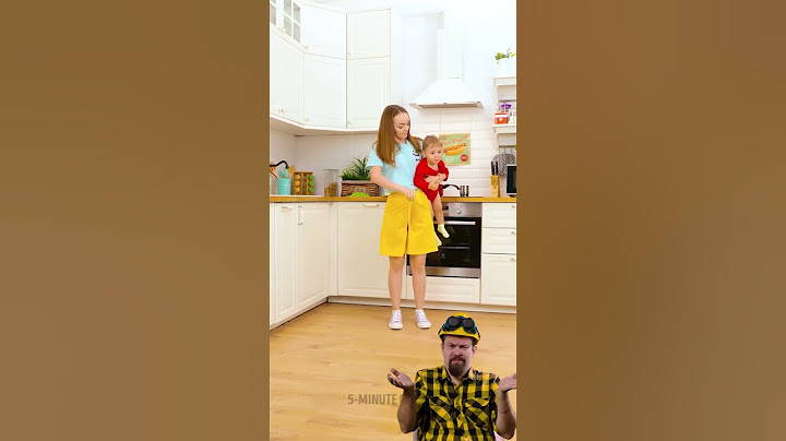 Solo Chef 🍳👶 Mom Hacks for Cooking with a Tiny Taster! #kitchen #cooking
