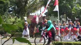 Video thumbnail of "Taruna Taruni AKMIL Latihan Drumband Agustus 2017"