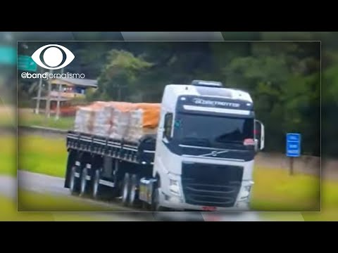 Carro baixo e caminhão arqueado - Pozzii