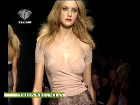 Best of Caroline Trentini fashion show 3