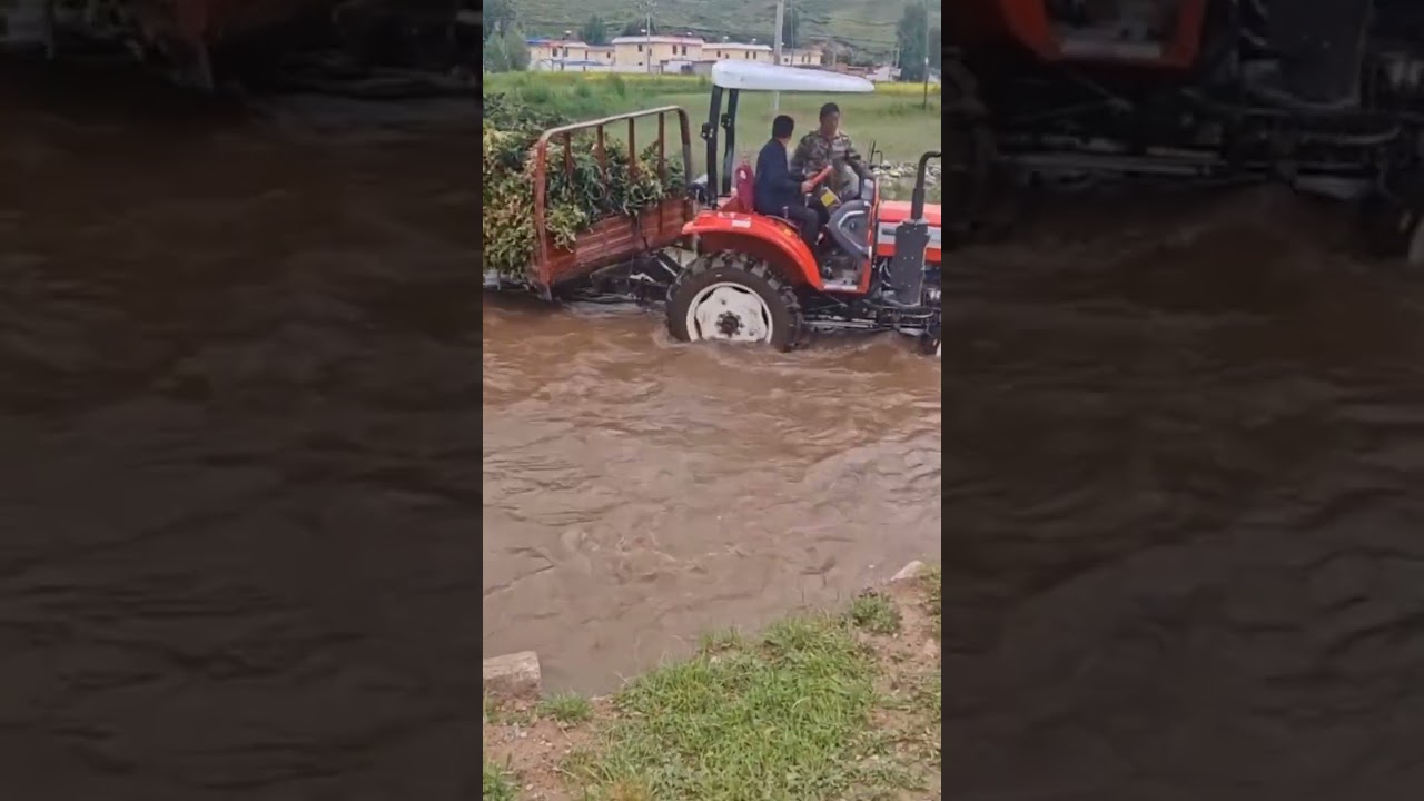 Tractor Off-road! Fully Loaded and Crossing River with Ease