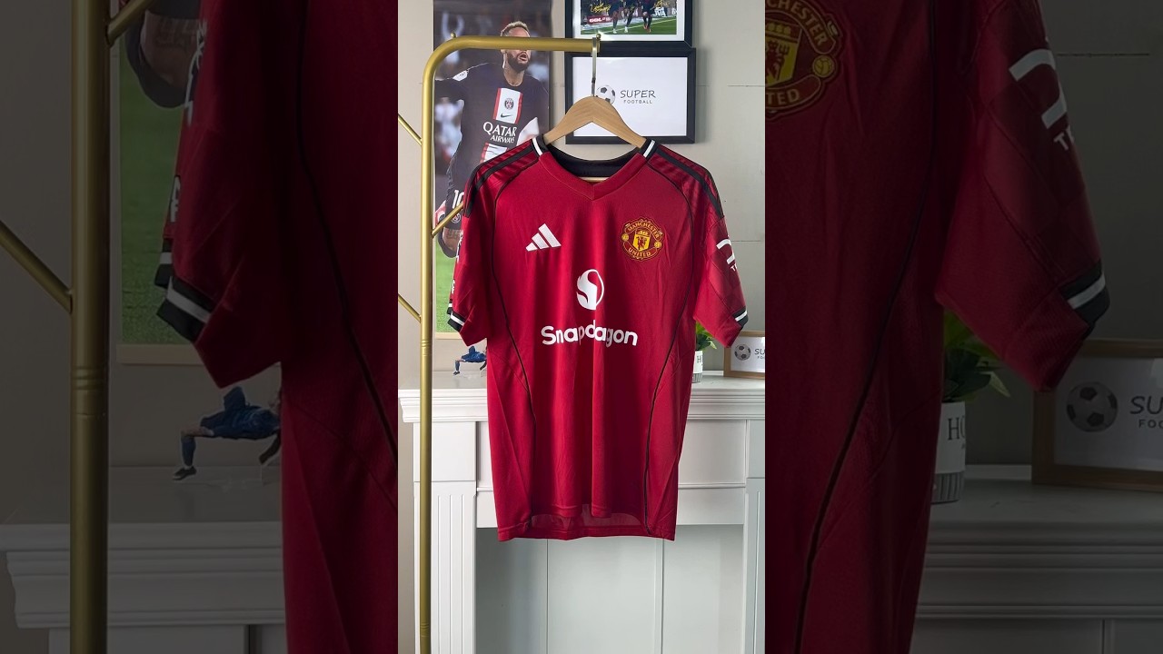 Manchester United 2025/2026 home shirt 