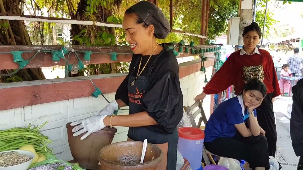 ร้านส้มตำยำเจ๊เล็ก 3ครก ประจวบ Somtum Jealeak Spicy Seafood Salad Thailand 