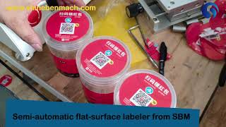 Semi automatic flat surface labeling machine for containers from SBM