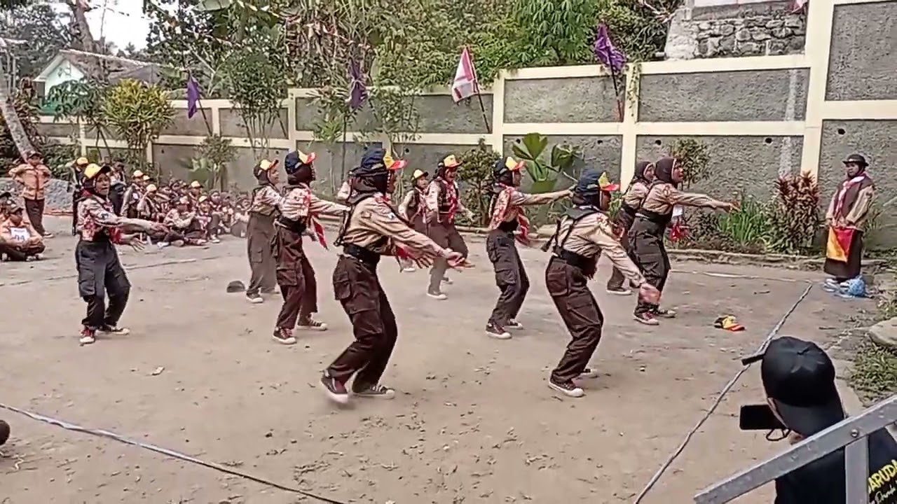 Juara Satu : Yel Pramuka Terkece TerTikTok Viral 2022 - MI Tahfidz Blayu Wajak Malang.