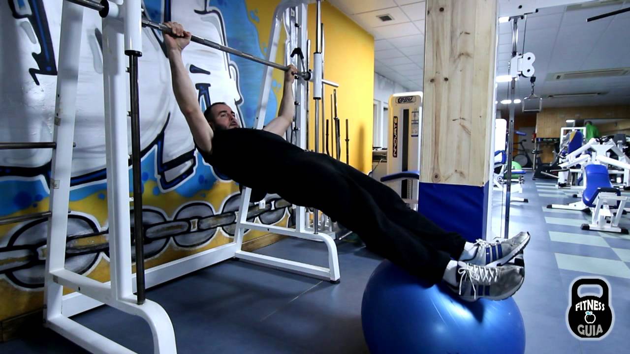 ESPALDA remo supino multipower fitball - YouTube
