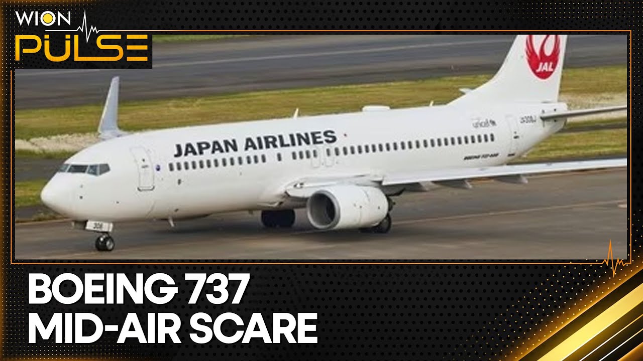 航空機・ヘリコプター JAPAN AIRLINES BOEING 737-800 1:100 Boeing 737 Plummets 26,000 Feet As Passengers Write Final