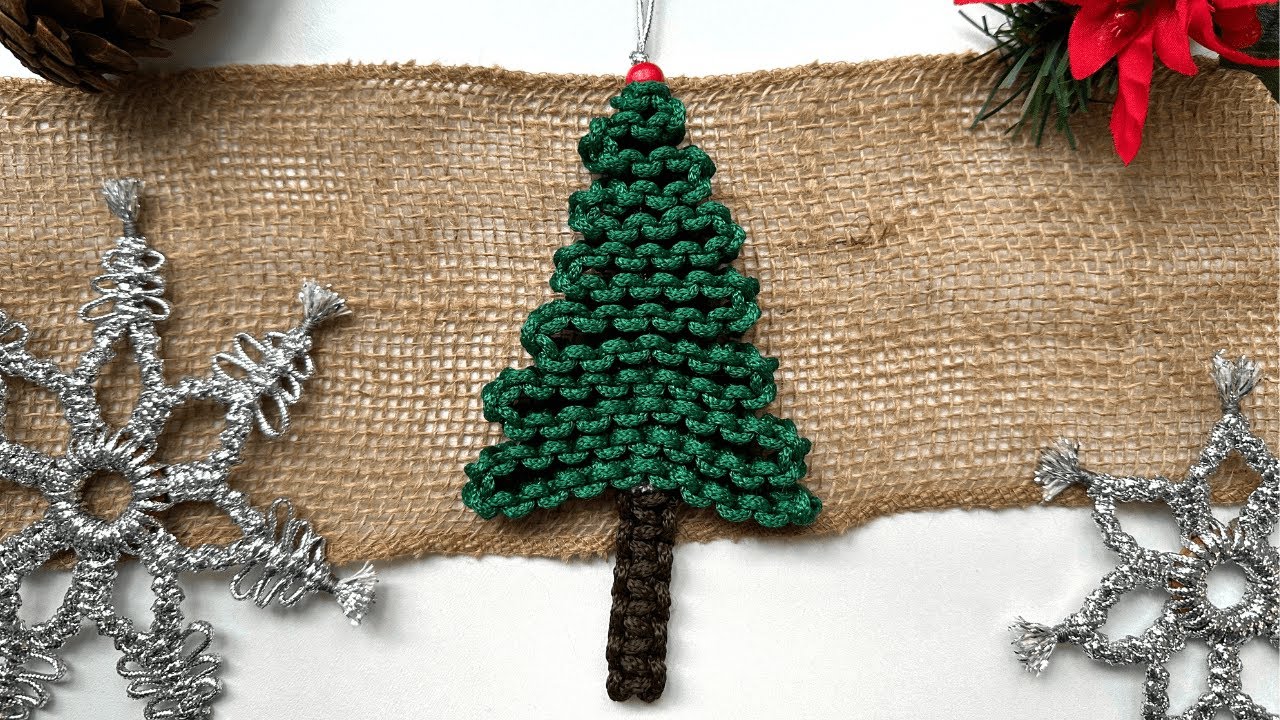 DIY 🎄 ARBOLITO de NAVIDAD en MACRAME (fácil y rápido) | Make this quick and easy Christmas Ornament
