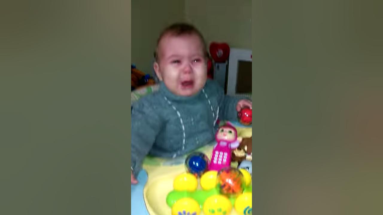 папа растерялся и дочка плачет - YouTube