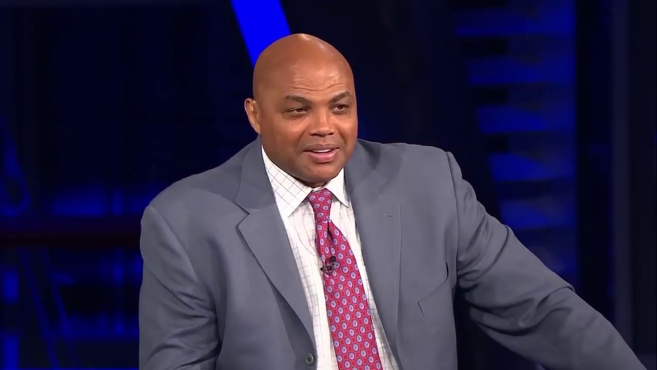 The Inside Crew Take a Trip to the Moon   EJ's Neato Stat of the Night