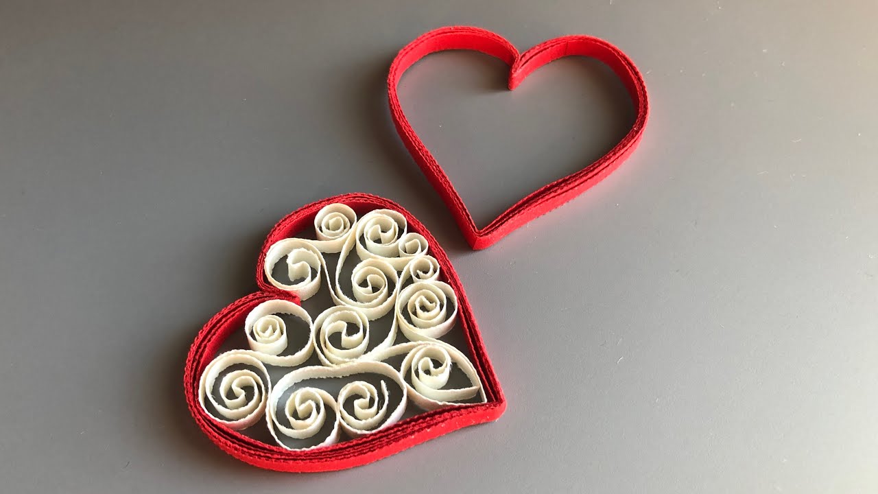 Plastik shisha bilan mushtlash Plyajdagi yalangoch nemislar fotosurati