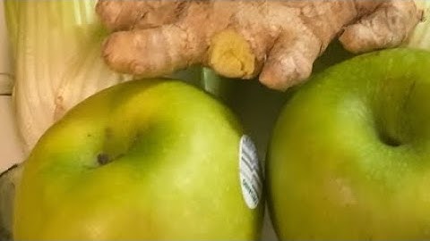Nước ép cần tây rất tốt cho sức khỏe! Celery juice very good for your health ( detox)number one!