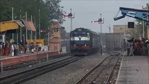 Jamnagar- Katra Superfast Express In A Hurry At Than Junction