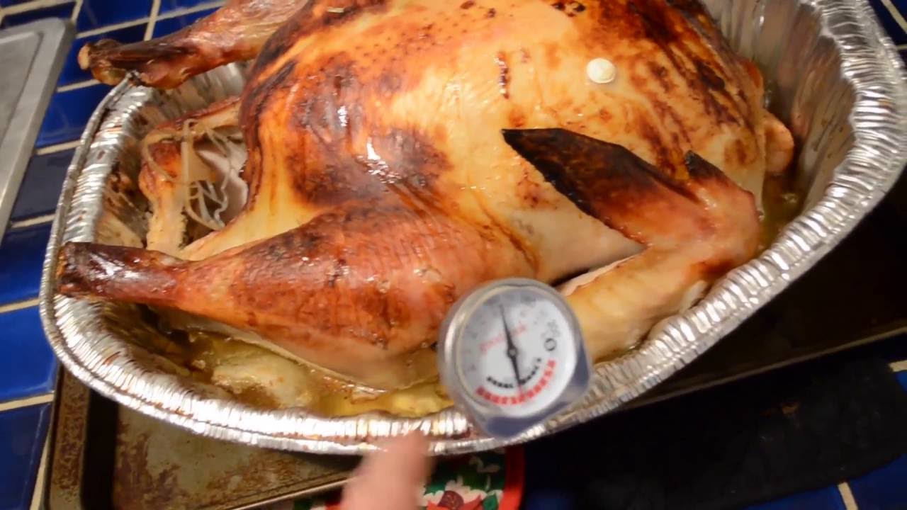 ⁣Making an Apple Cider Brined Turkey