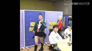 Dita Karang di (Idol Radio).         Jinny nge-Rapp.         Denise nge-Rapp.      \