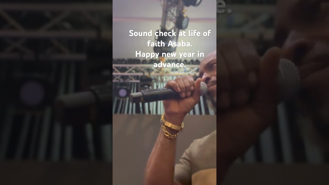Проверка звука в церкви "Жизнь в вере" в Асабе.