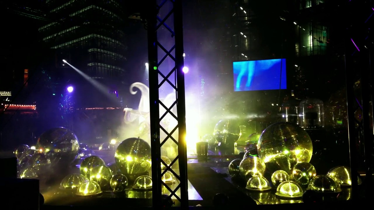 Новогоднее шоу в Sony Center, Berlin