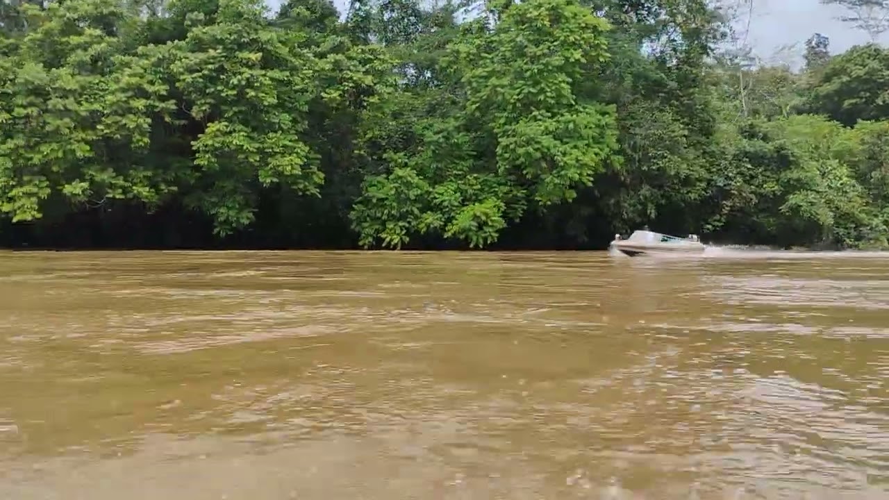 Getting ready for the expedition to Pupu Tagua in Hulu Sungai District
